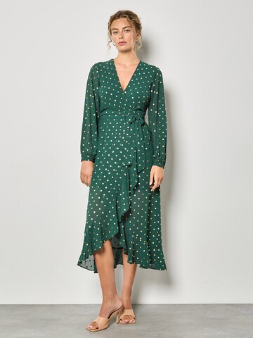 Apricot Gold Foil Polka Dot Chiffon Maxi Dress ' ' in Grün: Vorderseite