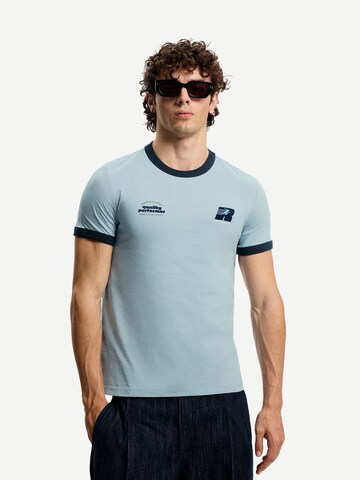 T-Shirt Bershka en bleu : devant