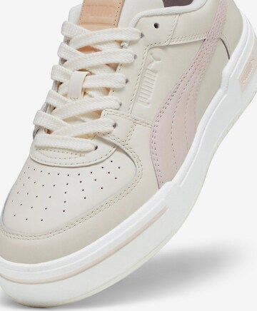 Baskets basses PUMA en blanc