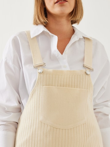 Bianco Lucci Комбинезон с юбкой в Бежевый