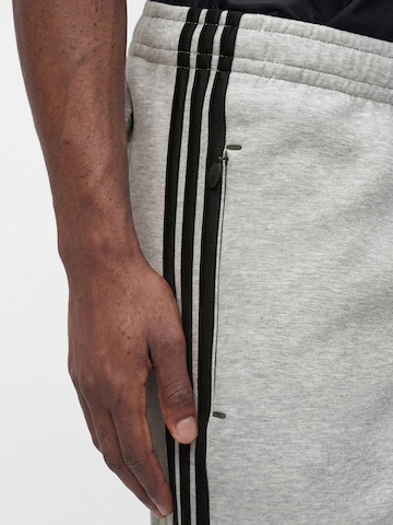 ADIDAS ORIGINALS Tapered Παντελόνι 'Spacer' σε γκρι