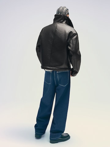 Bershka Overgangsjakke i sort