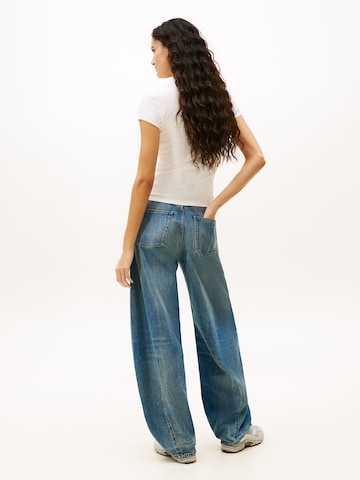Tricou 'Essential' de la Tommy Jeans pe alb