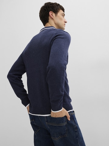 bonprix Sweter w kolorze niebieski