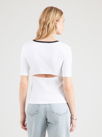 Tricou de la Calvin Klein Jeans pe alb
