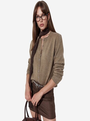 Giacchetta di Viorna in beige: frontale