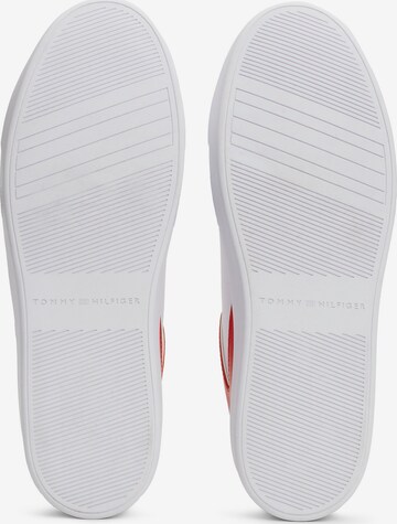 Baskets basses TOMMY HILFIGER en blanc