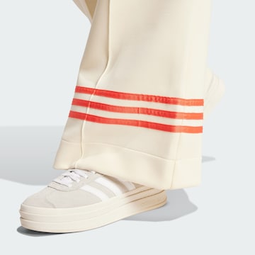 ADIDAS ORIGINALS Wide Leg Housut 'Adicolor Neuclassics' värissä valkoinen