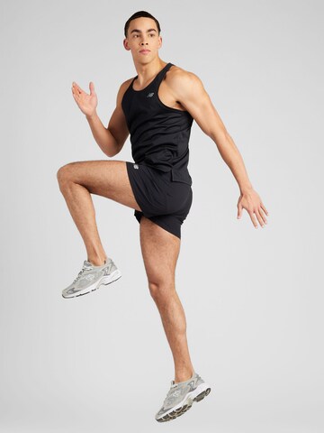 new balance - Camisa funcionais 'Essentials Singlet' em preto