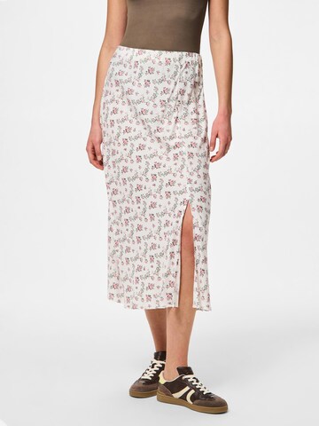 PIECES Skirt 'PCNya' in White: front
