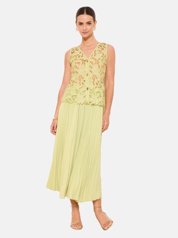 Robe Lipsy en vert : devant