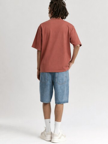 Mansour Shirt 'Swoosh T-shirt Cedar Wood' in Red