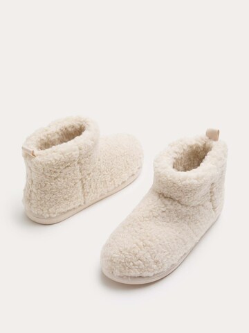 Pantoufle Marks & Spencer en blanc