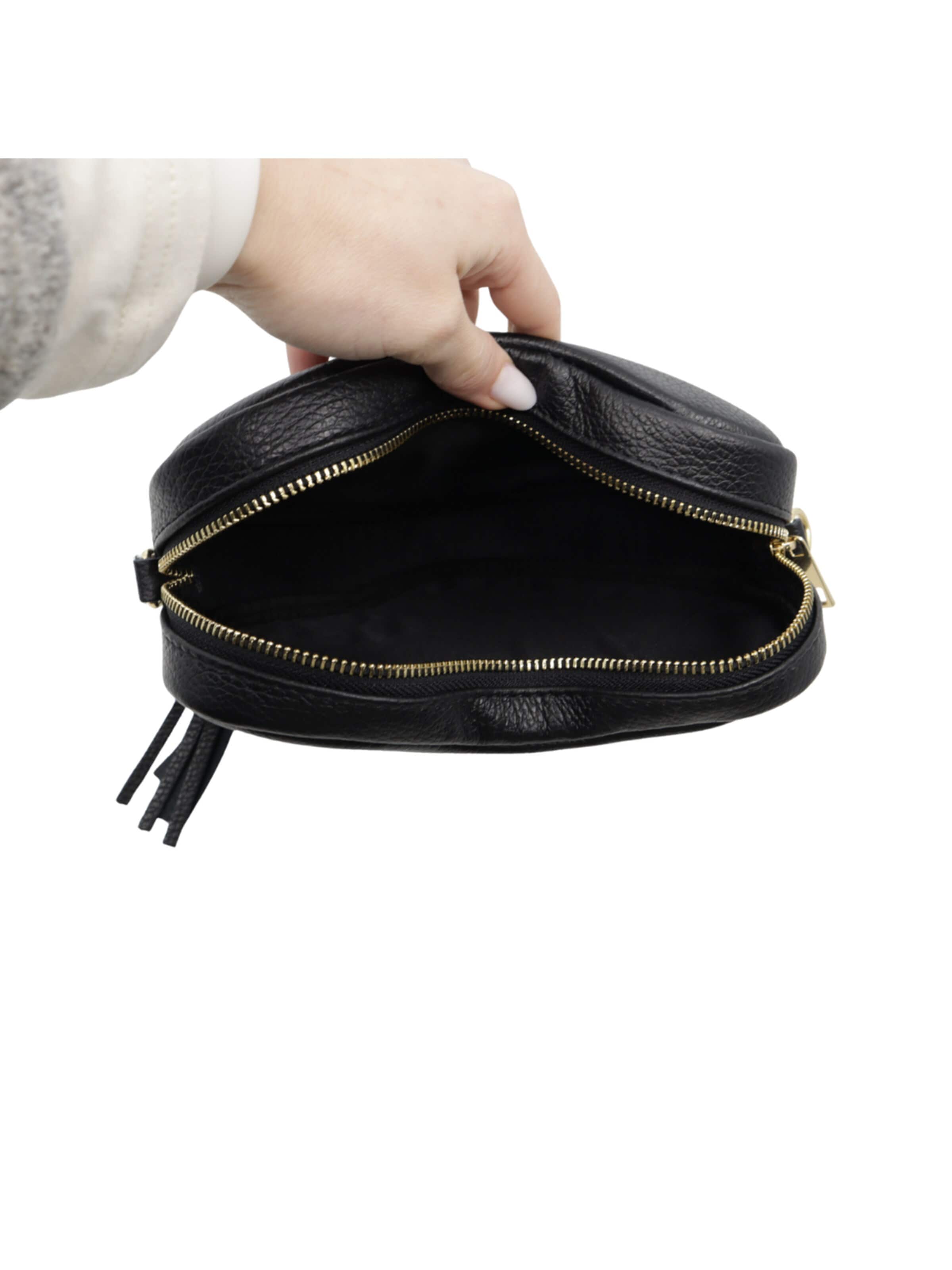 BESSO Handbag 'Cuoricione' in Black