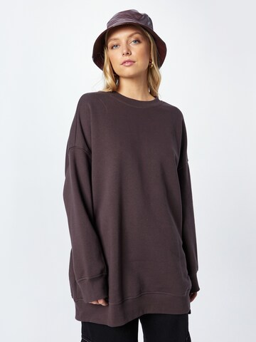 Monki Sweatshirt in Brown: front