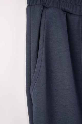 Trendyol - regular Pantalón en azul