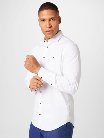 TOMMY HILFIGER Regular fit Skjorta i vit: framsida