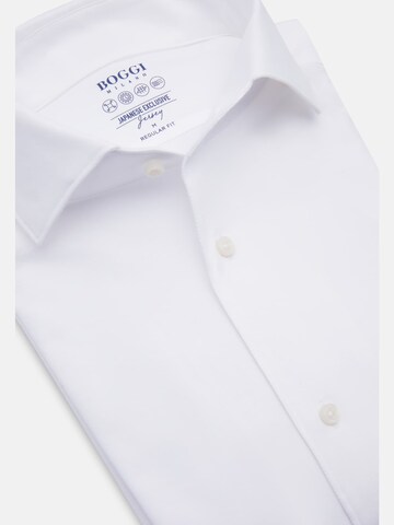 Coupe regular Chemise Boggi Milano en blanc