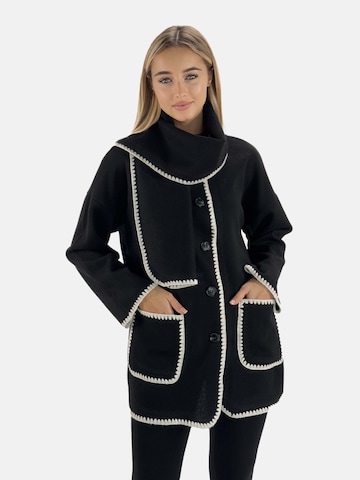 Elara Mantel in Schwarz: Vorderseite