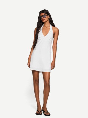 Robe d’été Bershka en blanc : devant