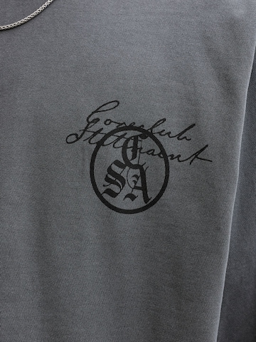 Felpa di JACK & JONES in grigio