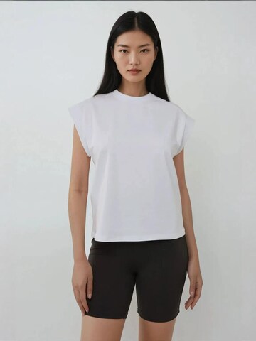 Hiccup T-Shirt in Weiß: Vorderseite