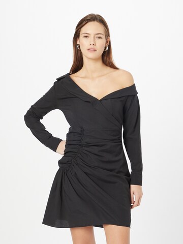 Rochie de la Trendyol pe negru: față