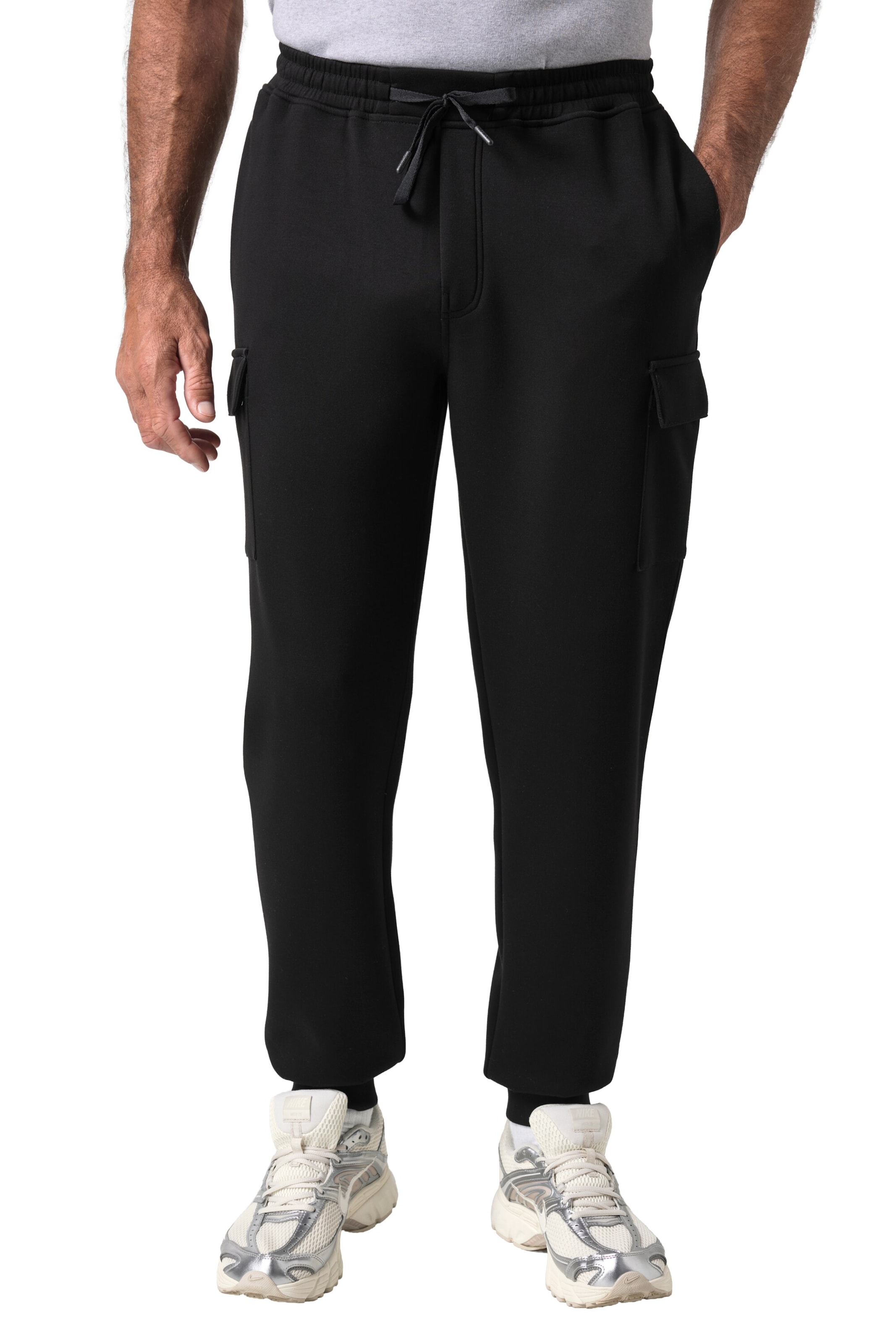 JAY-PI Tapered Cargobroek in Zwart: voorkant