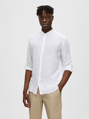 Coupe regular Chemise 'Kylian' SELECTED HOMME en blanc : devant