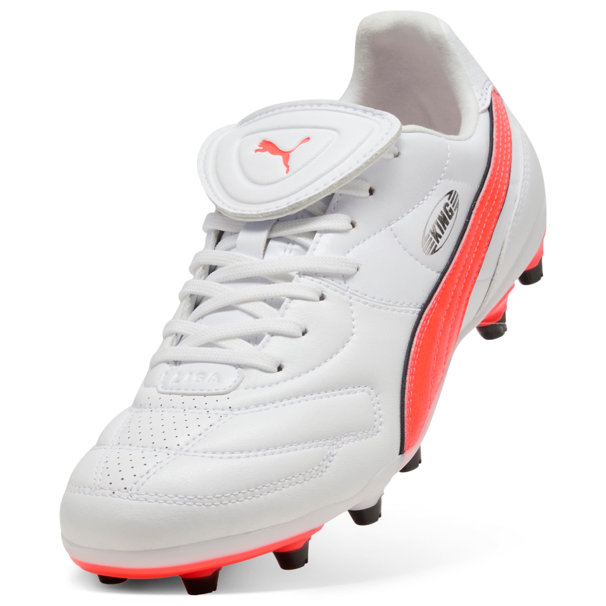 PUMA Fußballschuh in Weiß