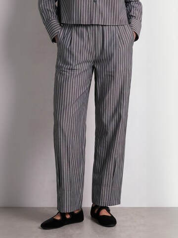 Regular Pantalon ' LR-SUSI ' Levete Room en gris : devant