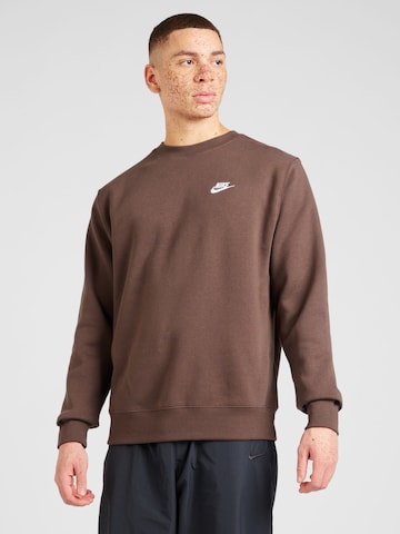 Nike SportswearRegular Fit Sweater majica 'CLUB' - smeđa boja: prednji dio