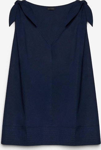 Fiorella Rubino - Top en azul: frente