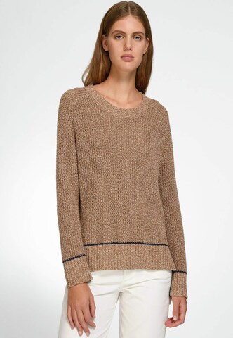 DAY.LIKE Sweater in Brown: front