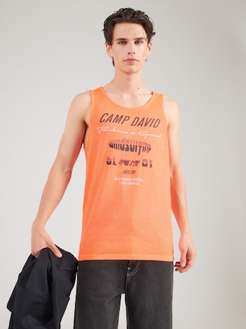 CAMP DAVID Μπλουζάκι 'Windsurfing' σε πορτοκαλί: μπροστά