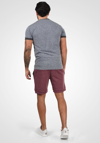 !Solid Regular Sweatshorts in Rot