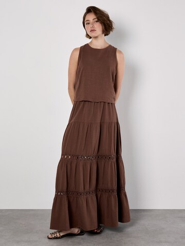 Haut Apricot en marron