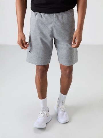 Tommy Life Pants in Grey: front