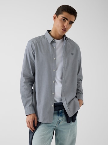 GUESS Comfort fit Button Up Shirt in Blue: front