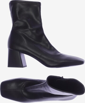 Monki Dress Boots in 41 in Black: front