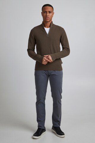 Casual Friday Pullover in Braun