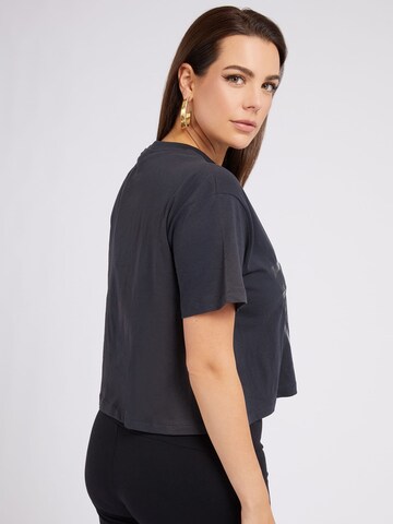 GUESS T-Shirt in Grau