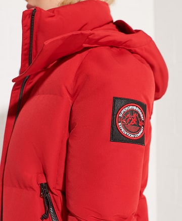 Veste d’hiver 'Everest' Superdry en rouge