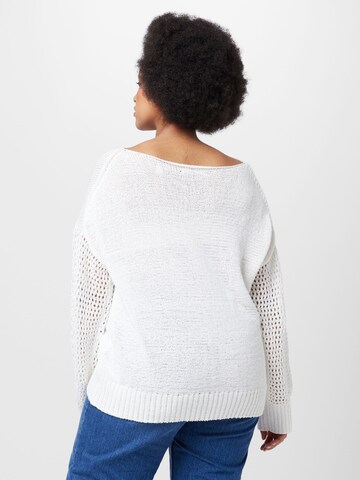 Esprit Curves Sweater in White
