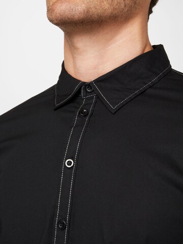 LMTD جينز مضبوط قميص 'FREDAST' بلون أسود