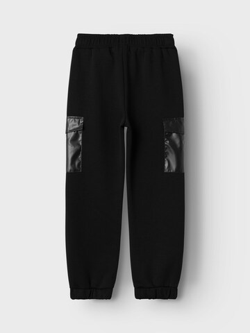 Tapered Pantaloni 'LELIA' di NAME IT in nero