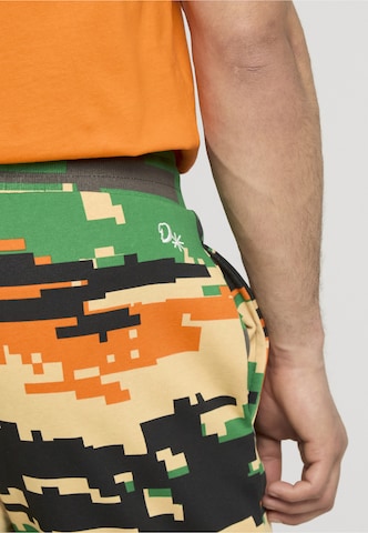 Dangerous DNGRS Regular Shorts in Orange