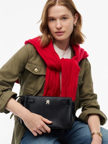 TOMMY HILFIGER Schoudertas 'JOY' in Zwart