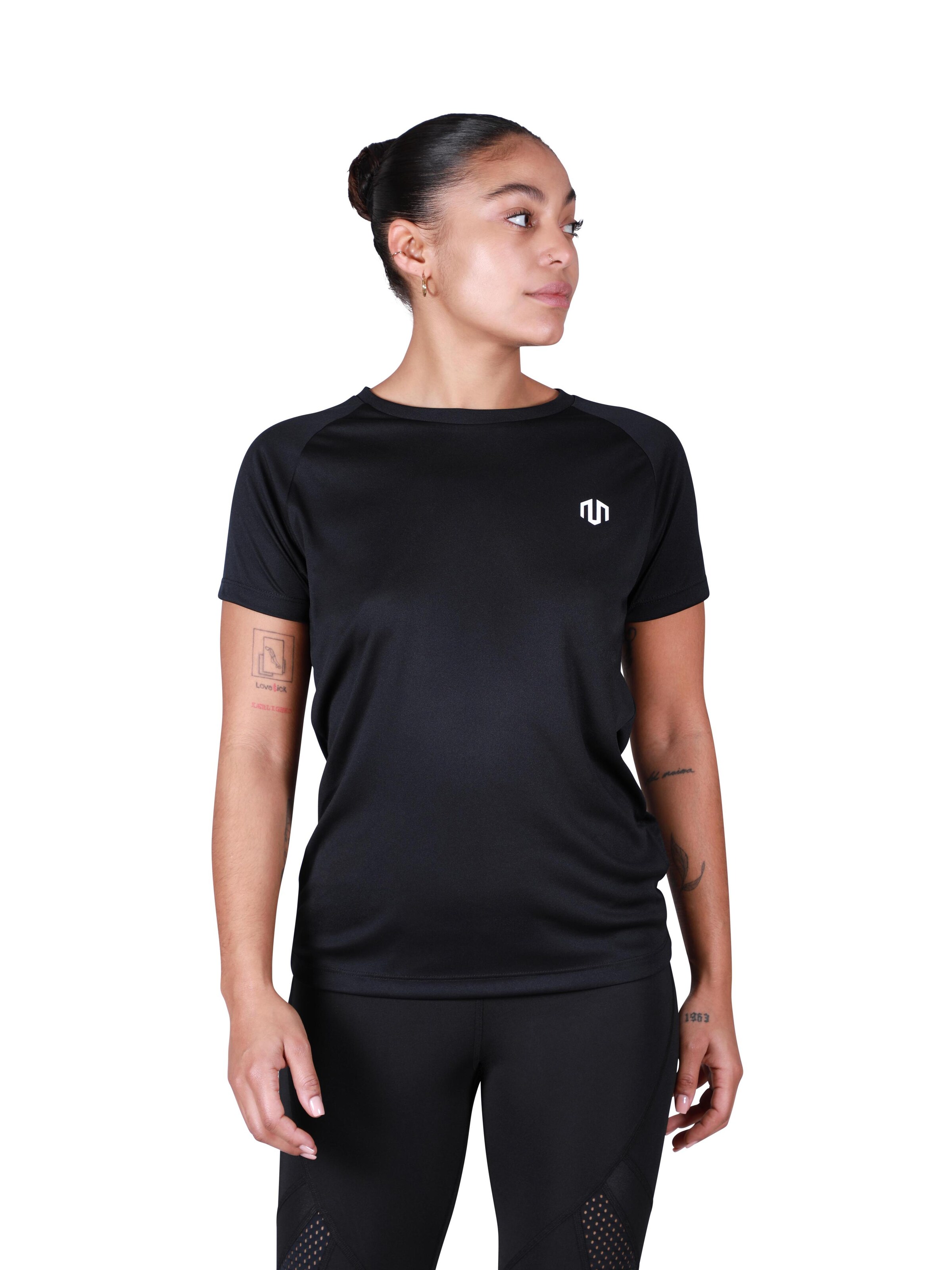 MOROTAI Performance Shirt in Black: front