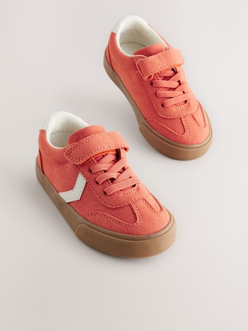 Next Sneaker in Rot